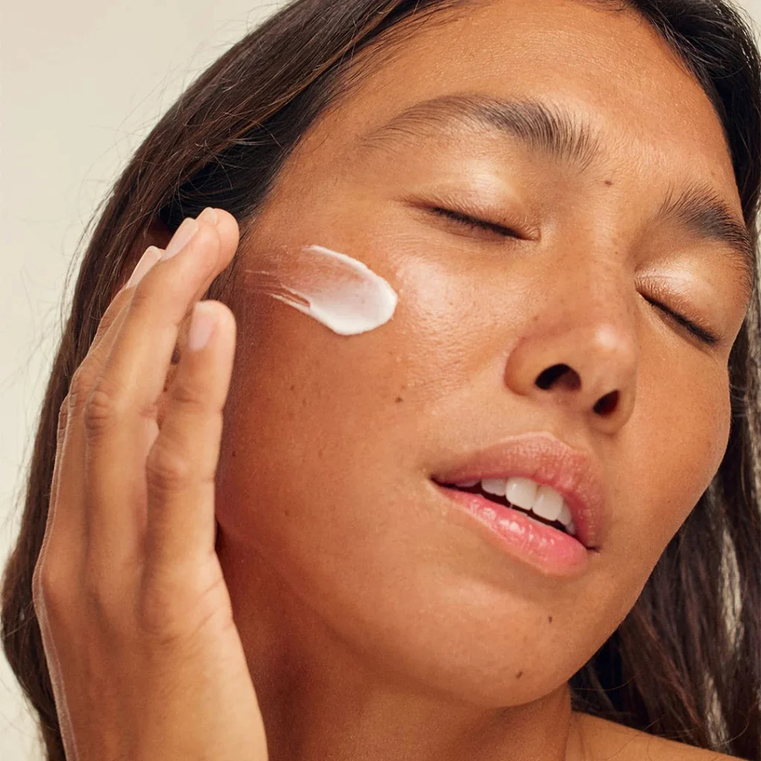 SPF30 Daily Moisturizing Face Sunscreen 0.6 fl oz - Image 2