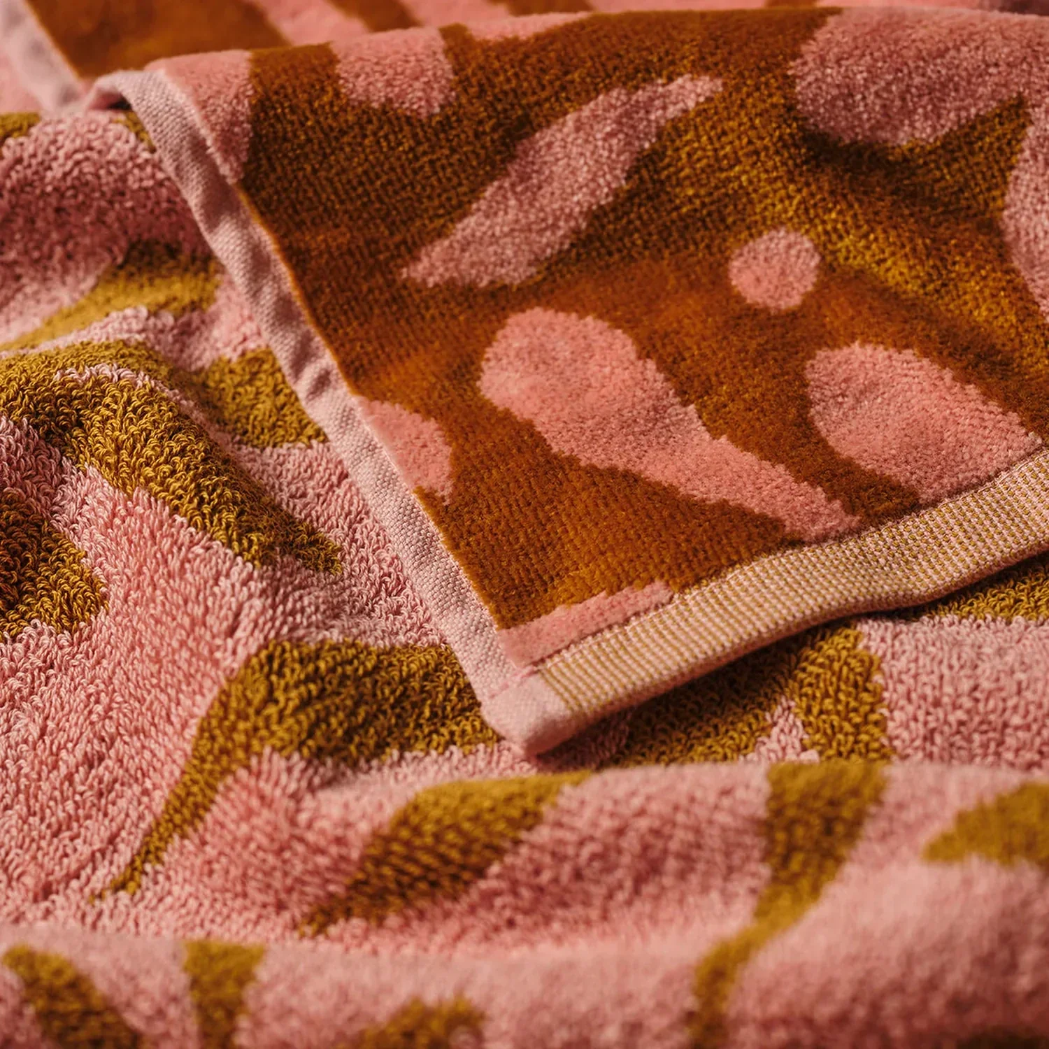 Sunny Premium Woven Towel - Image 2